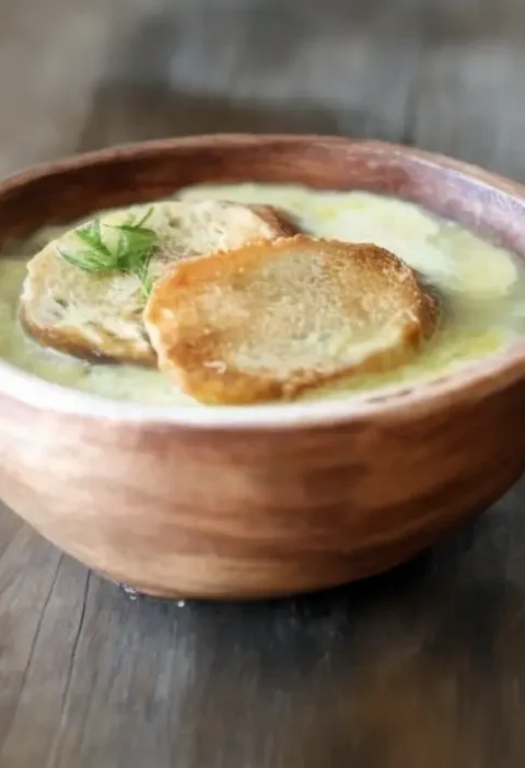 francia hagymaleves, a soupe a'l oignon